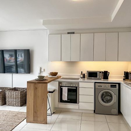 Luxury 1Br Green Point - Walk To Sea Point Promenade! Rooftop Pool, Secure Parking Cape Town Bagian luar foto